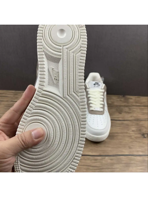 AF1-Beige-2.webp