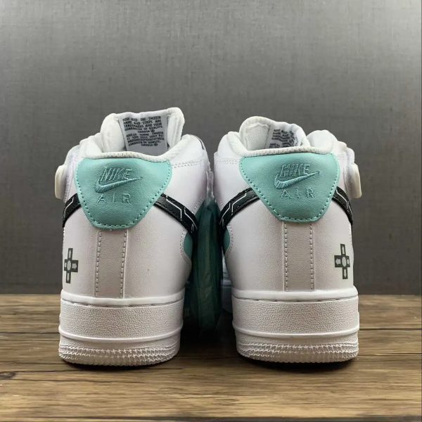 AF1 Mid’07 Vert