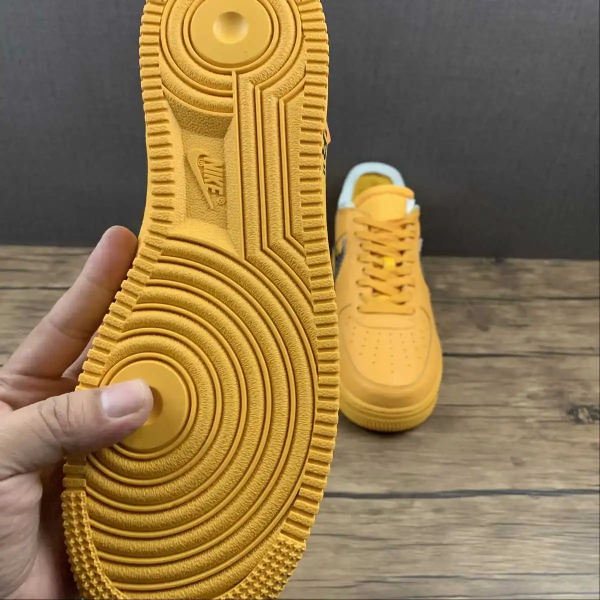 AF1 University Gold