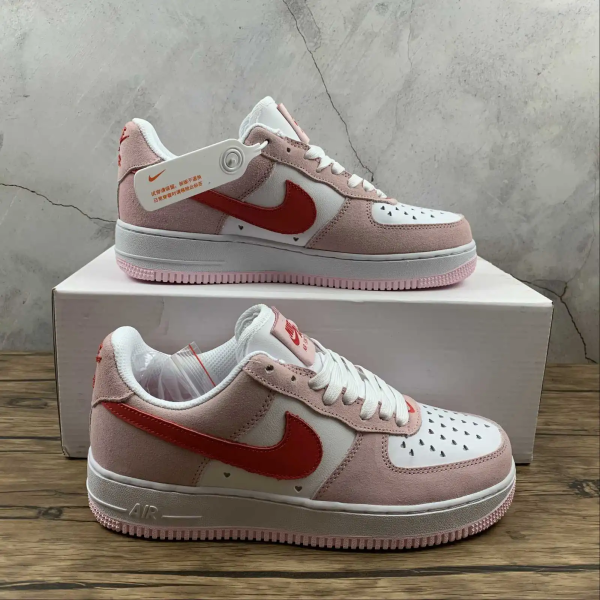 AF1 University Red