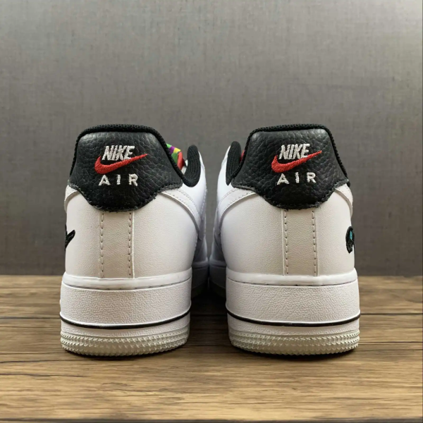 AF1 University Red 2