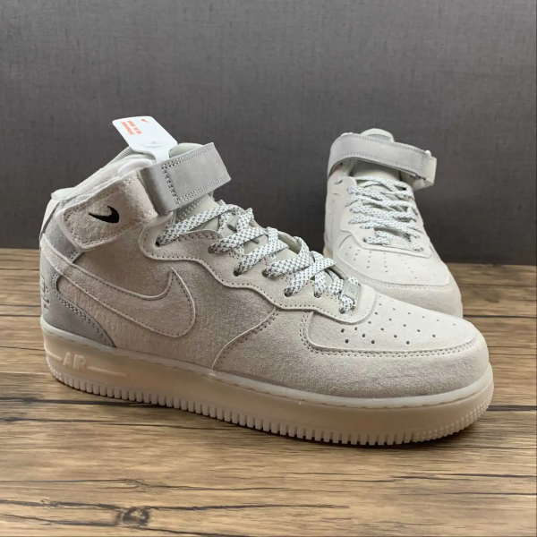 AF1’07 Mid Special Leather