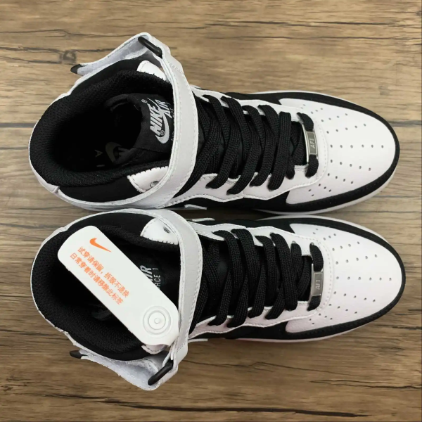 AF1’07 Mid White & Black