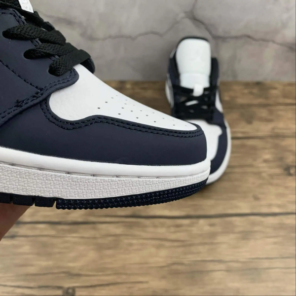 AJ 1 Black Mate Low
