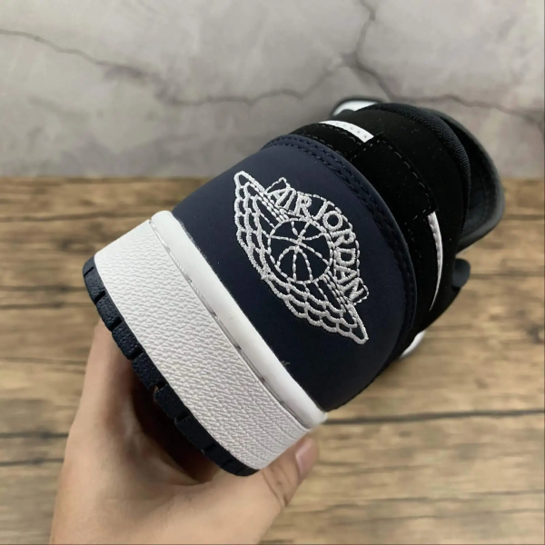 AJ 1 Black Mate Low