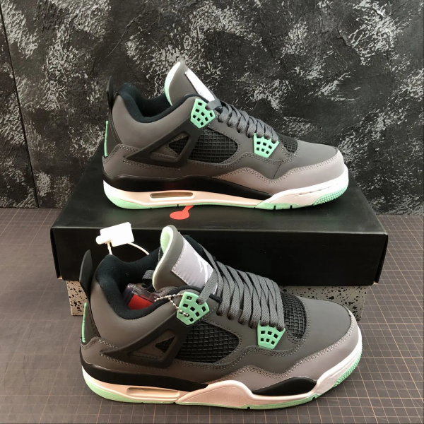 AJ 4 Retro Dark Grey