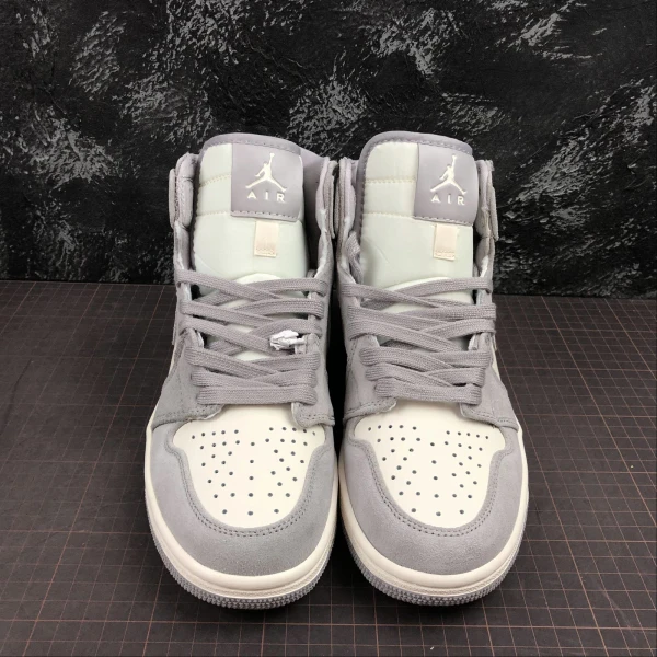 AJ1 Ret Hi