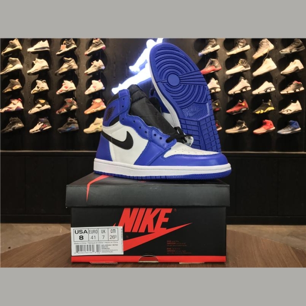 AJ1 Royal