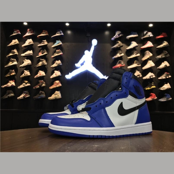 AJ1 Royal