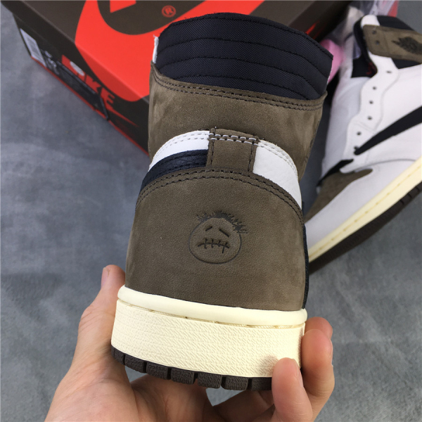 AJ1 Travis