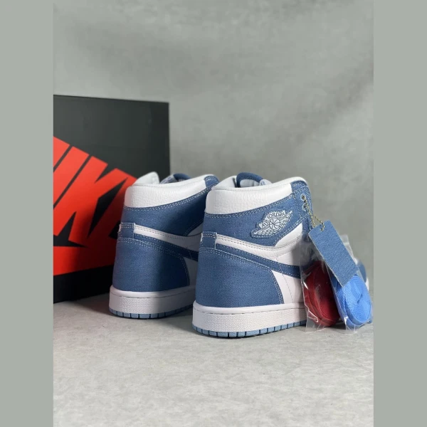 AJ1 University Blue