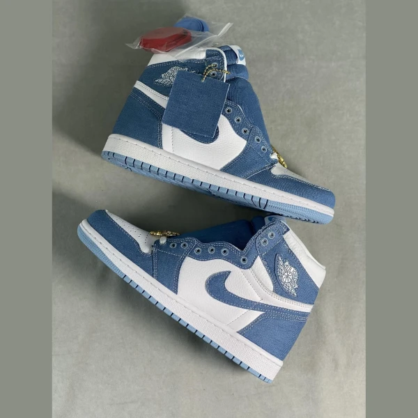 AJ1 University Blue