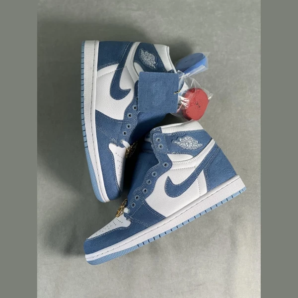 AJ1 University Blue