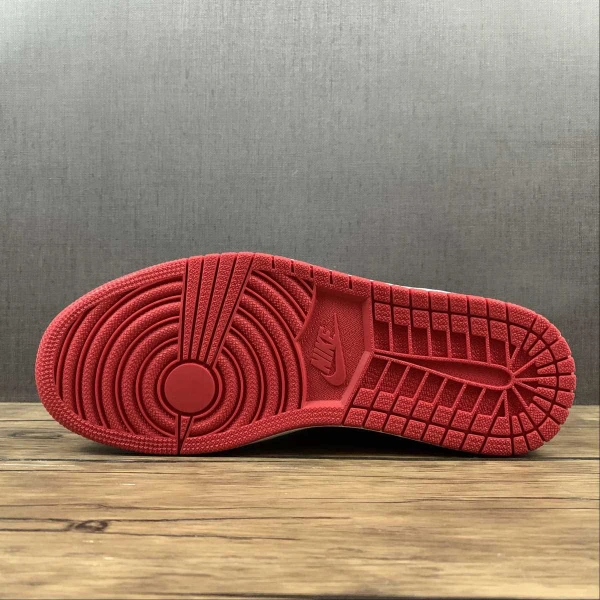 AJ1 White University