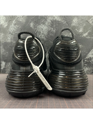 Air-Max-2090-Black_White-2.webp