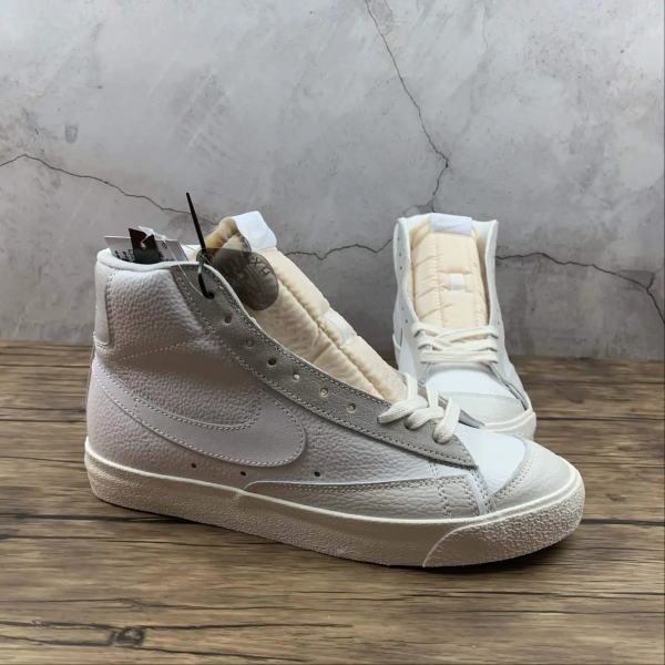 Blazer Classic White