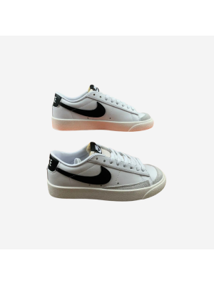 Blazer Low Black Logo