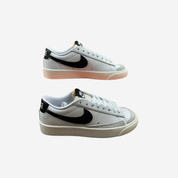 Blazer Low Black Logo