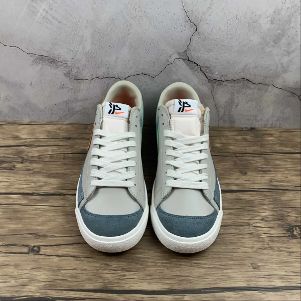 Blazer Low Orange Logo