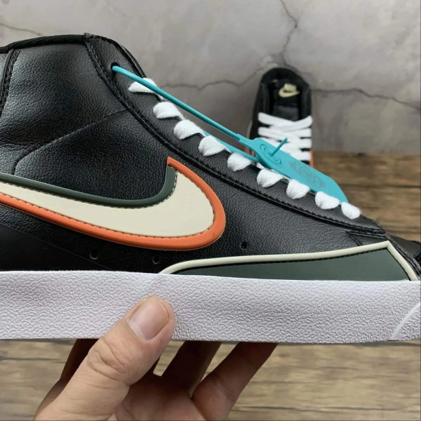 Blazer Super Logo Black