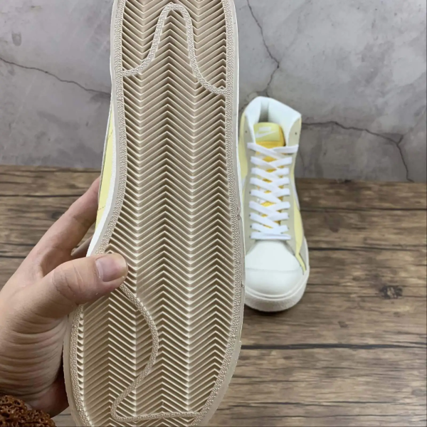 Blazer Yellow Classic