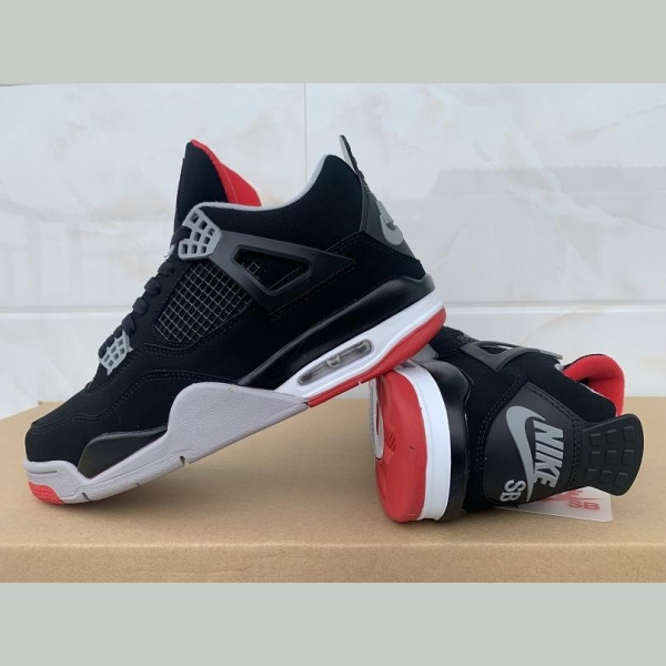 AJ4 negro SB
