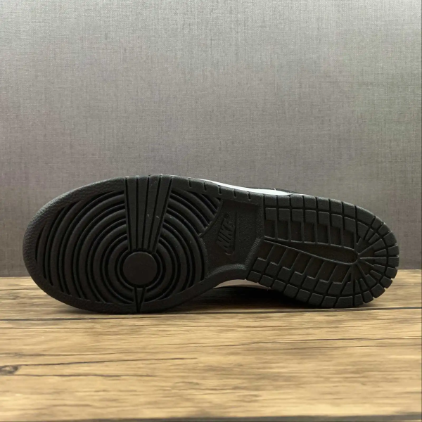 NK Dunk Black White Panda