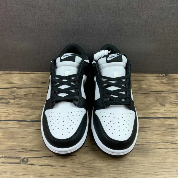 NK Dunk Black White Panda