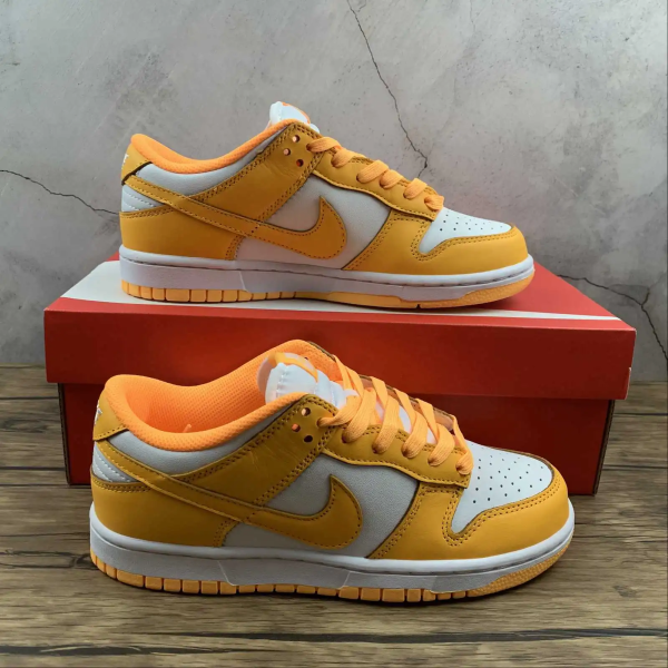 NK Dunk Laser Orange