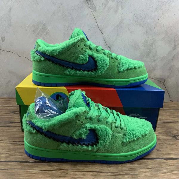 SB Dunk QS Green