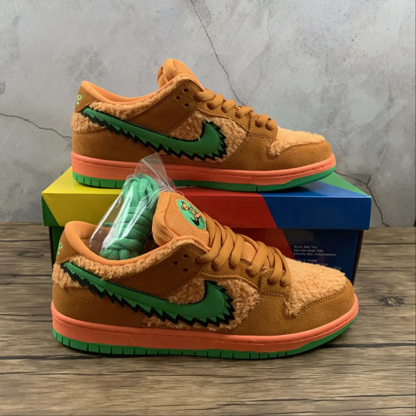 SB Dunk QS Orange