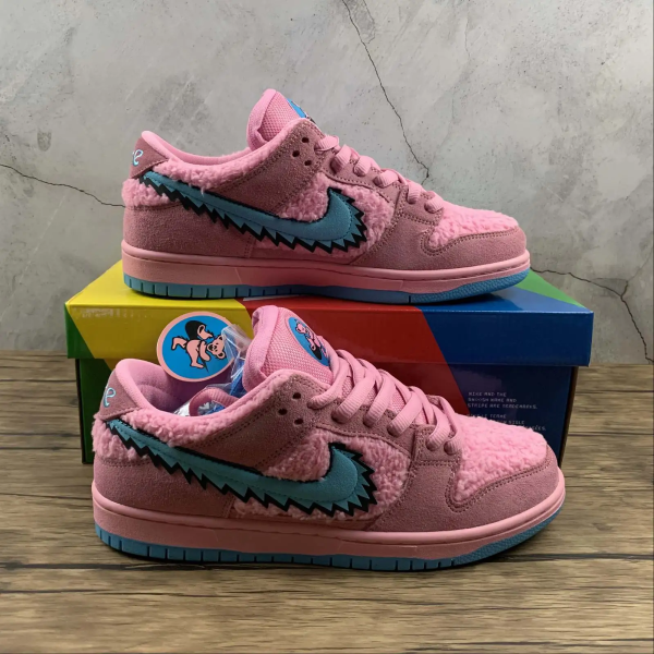 SB Dunk QS Pink