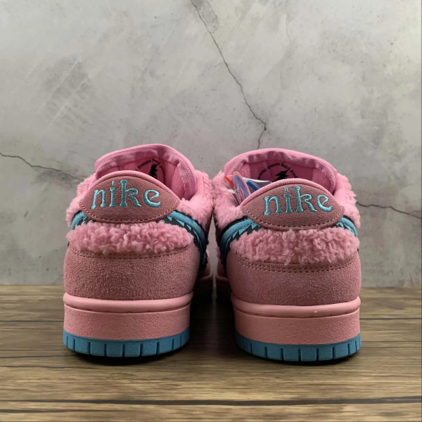 SB Dunk QS Pink