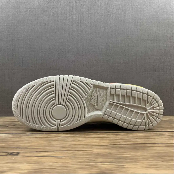 SB Dunk Sail and Neutral Grey