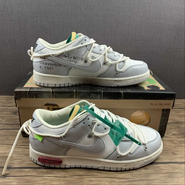 SB Dunk Sail and Neutral Grey Pale Ivory