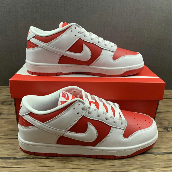 SB Dunk University Red