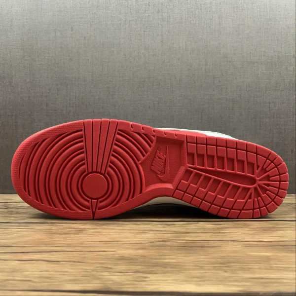 SB Dunk University Red