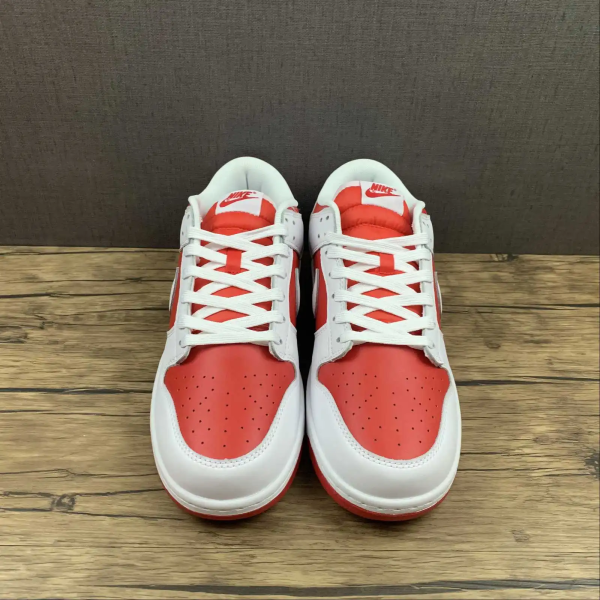 SB Dunk University Red