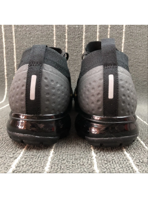 VAPORMAX-FLYKNIT-Black-Golden-4.webp