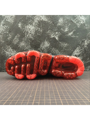VAPORMAX-PLUS-Black-Red-2.webp