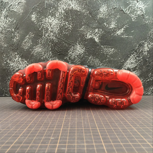 VAPORMAX PLUS Black Red