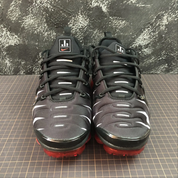 VAPORMAX PLUS Black Red