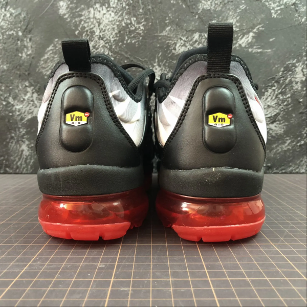 VAPORMAX PLUS Black Red