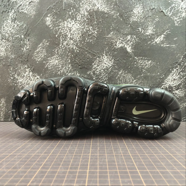 VAPORMAX PLUS Grey White