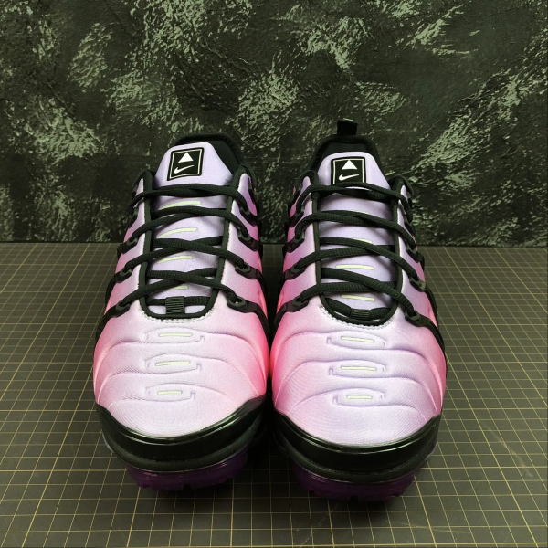 VAPORMAX PLUS Pink