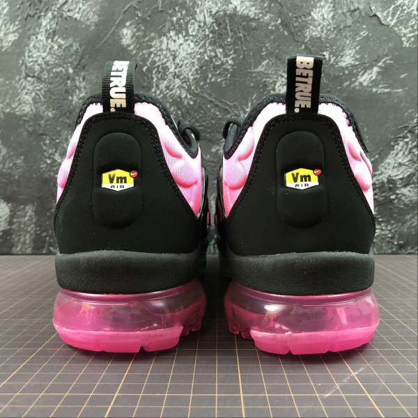 VAPORMAX PLUS Pink