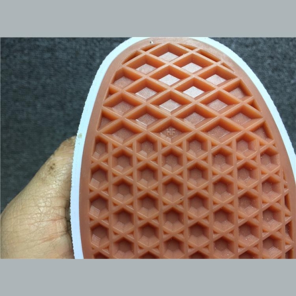 VNS LOW Classic Black