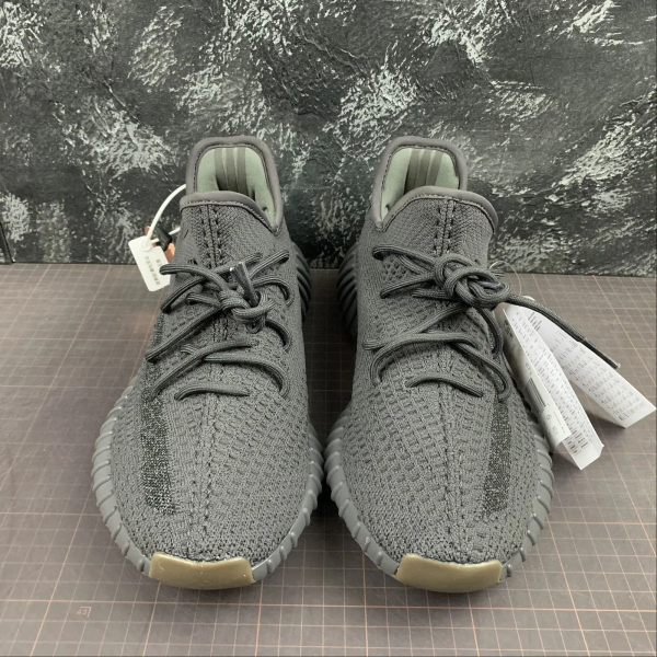 Y33zy 350 Black Star