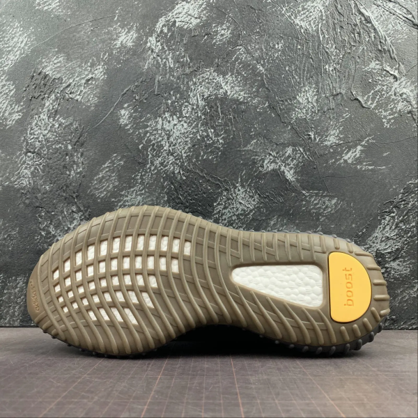 Y33zy 350 Black Star