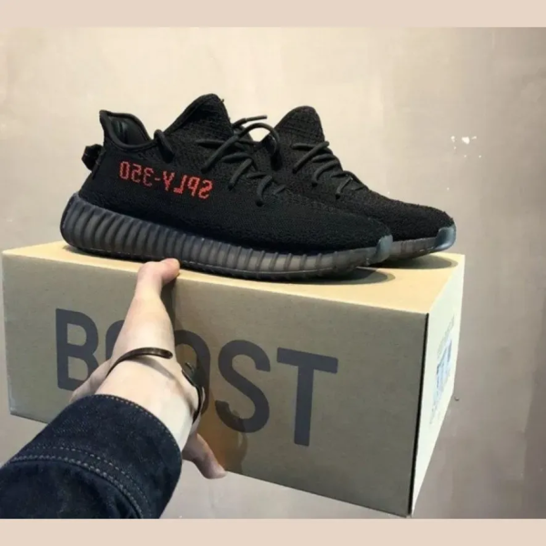 Y33zy 350 Total Black